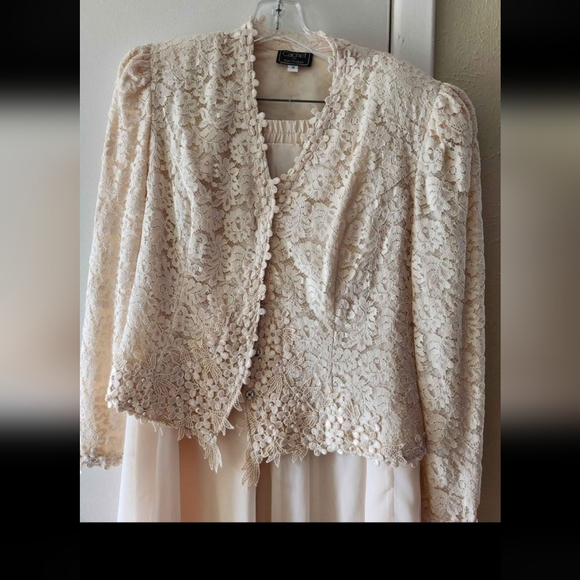 Cachet skirt and top - Picture 3 of 7